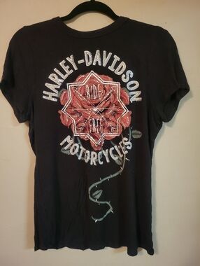 Harley-Davidson Black Short-Sleeve Tee with Red Rose and Silver Logo